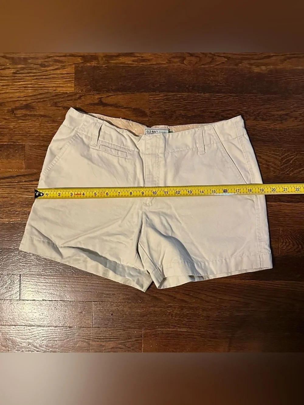 Women’s Vintage 2005 Old Navy Tan Khaki Shorts Size 6